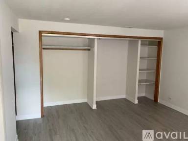 Main picture of 100 Vana Dr