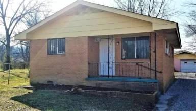 Main picture of 2102 Bennett Ave