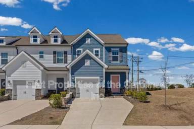 Main picture of 512 Station St