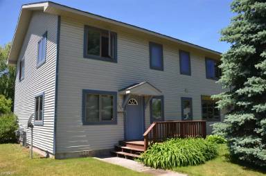 Main picture of 202 S Maple Ave