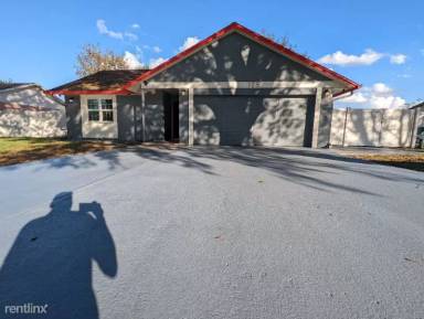 Main picture of 142 Cranfield Ct