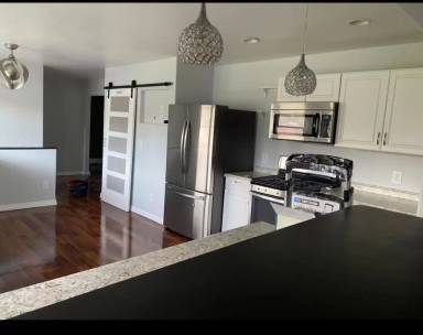 Main picture of 208 E Illinois St