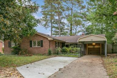 Main picture of 22 Kenwood Dr