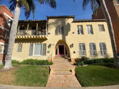 Main picture of 450 S Cochran Ave