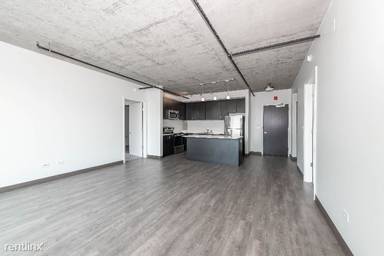 Main picture of 3218 N Clark St