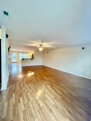 Main picture of 121 Colonnade St
