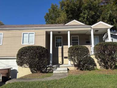 Main picture of 706 S Benbow Rd