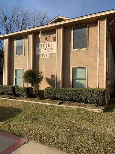 Main picture of 1010 W Prairie St
