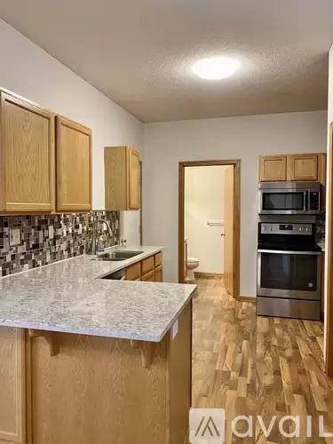 Main picture of 655 Roundhouse St