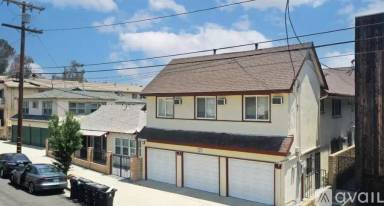 Main picture of 960 Yale St