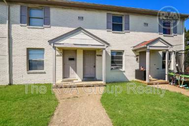 Main picture of 4111 N Kinsley Ave
