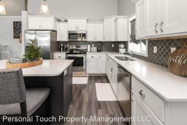 Main picture of 1012 28th Ave W