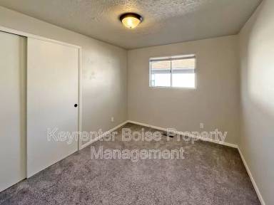 Main picture of 2238 S Latah St