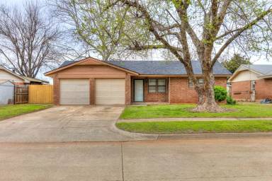 Main picture of 347 W Cedar Dr