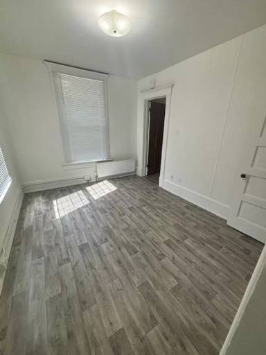 Main picture of 403 W Columbia Ave