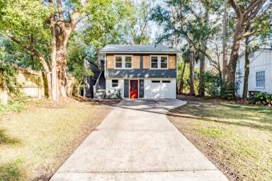 Main picture of 7 Lee St