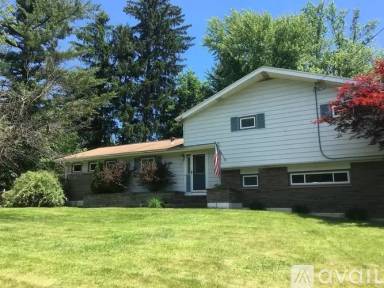 Main picture of 858 Warner Rd