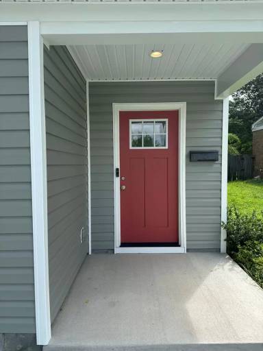 Main picture of 2401 Rodgers St