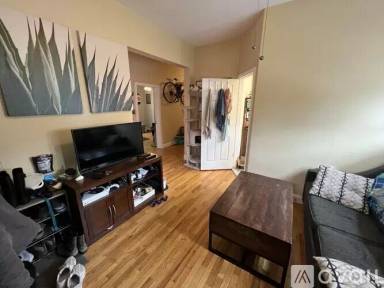 Main picture of 1298 Broadway