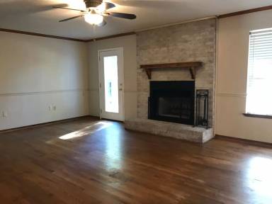 Main picture of 102 Sandcrest Cir