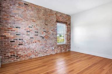 Main picture of 429 3rd St