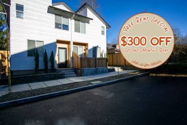 Main picture of 5037-5047 SE Mill St