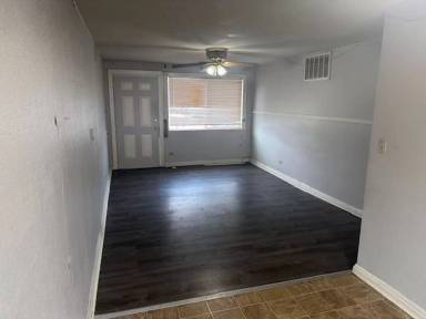 Main picture of 7380 Oneida Dr