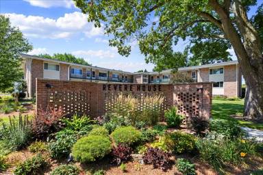 Main picture of 233 S Batavia Ave