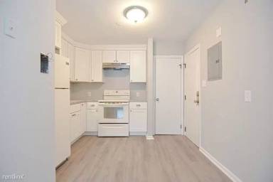 Main picture of 624 Hyde Park Ave