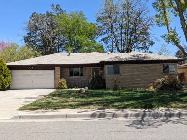 Main picture of 2816 Utah St NE