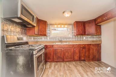Main picture of 1419 W College Ave