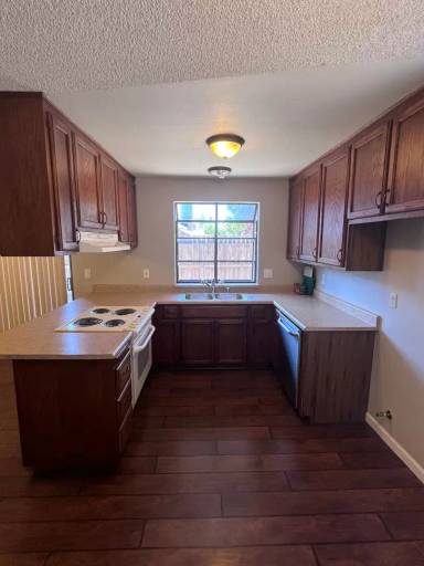 Main picture of 8041 Cornerstone Way