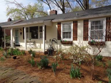 Main picture of 608 Knollwood St