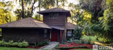 Main picture of 2840 NW 23rd Blvd