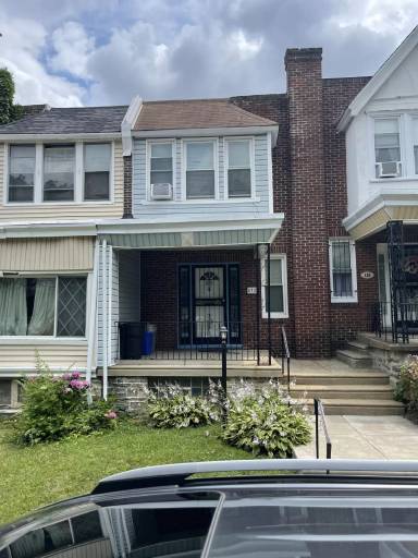Main picture of 432 E Sharpnack St