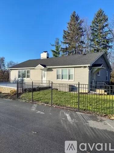 Main picture of 9645 Hamilton Blvd