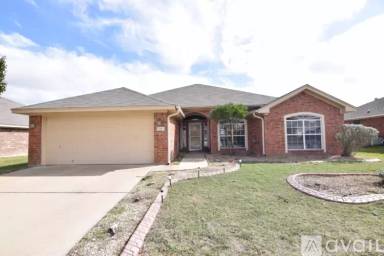 Main picture of 2402 Wisteria Ln