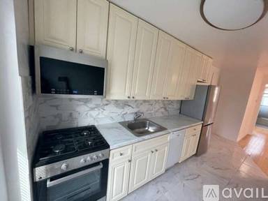 Main picture of 3215 46th St