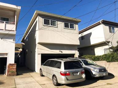 Main picture of 115 Gardiner Ave