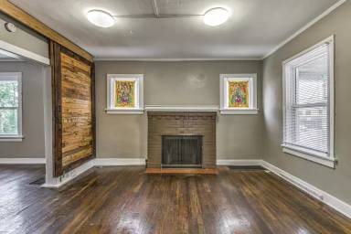 Main picture of 2305 S Big Bend Blvd