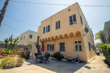 Main picture of 1079 S Redondo Blvd