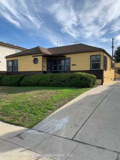 Main picture of 1452 W 80th St