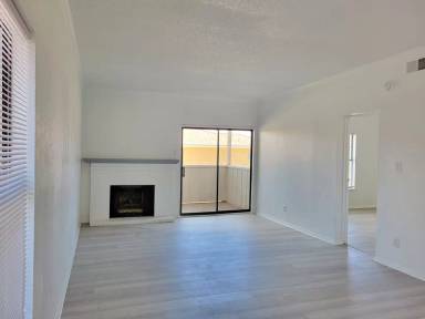 Main picture of 2500 E 7th St