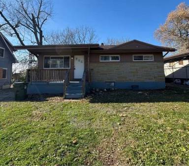 Main picture of 2225 Deering Ave