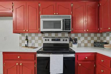 Main picture of 1715 Edgewood Dr