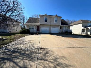 Main picture of 7501 E 165th St