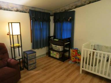 Main picture of 624 1st Ave NE