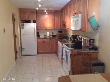 Main picture of 611 Watertown St