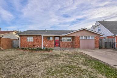 Main picture of 218 E Cherry Ave