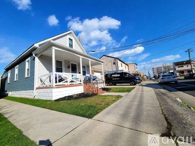 Main picture of 5 N Adams Ave